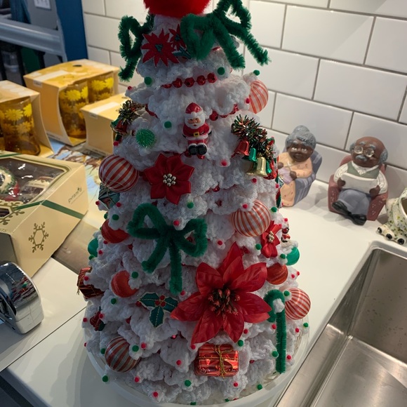 VTG Handcrafted crocheted Christmas Tree with ornaments Kitschy - Picture 5 of 6